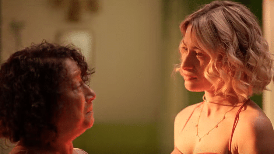 Dona Castorina (Fátima Patrício) e Blandina (Luisa Arraes) em 'No Rancho Fundo'