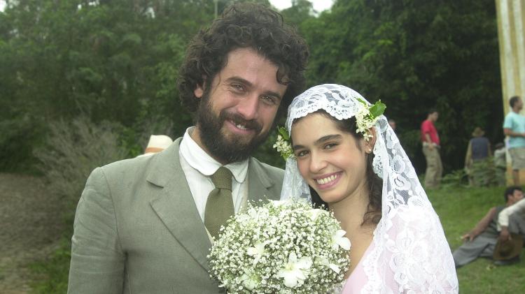 Tomé (Eriberto Leão) e Tina (Maria Flor) se casam em 'Cabocla'