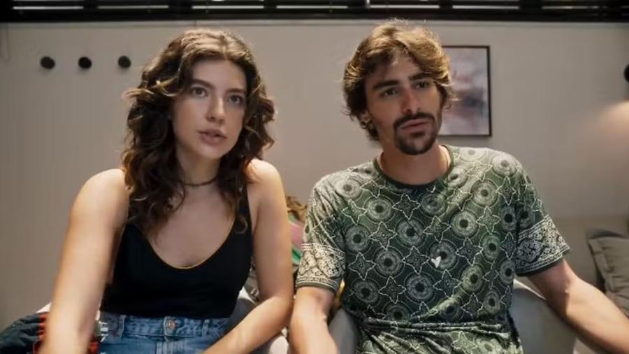 Michele (Alanis Guillen) e Cristiano (Bruno Montaleone) em Mania de Você - Reprodução/Globo