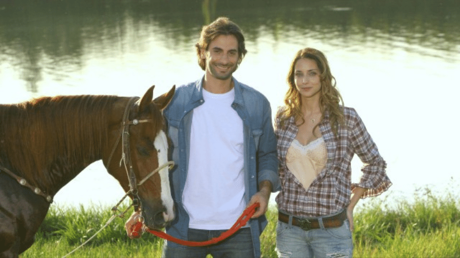 Eduardo Sotelli (Flávio Tolezani) e Amanda (Patrícia Barros) em "Corações Feridos" - Lourival Ribeiro/SBT