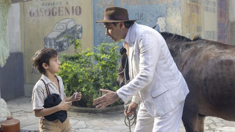 Samir (Davi Malizia) e Candinho (Sergio Guizé) em 'Êta Mundo Melhor' Samir (Davi Malizia) e Candinho (Sergio Guizé) em 'Êta Mundo Melhor'