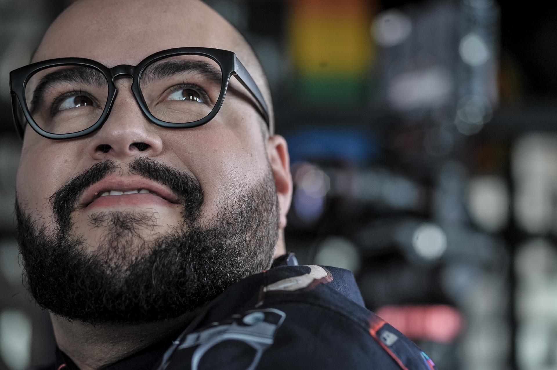 Sai da Caixa: Tiago Abravanel nos bastidores da gravação com Samuel Rosa - Reinaldo Canato/UOL