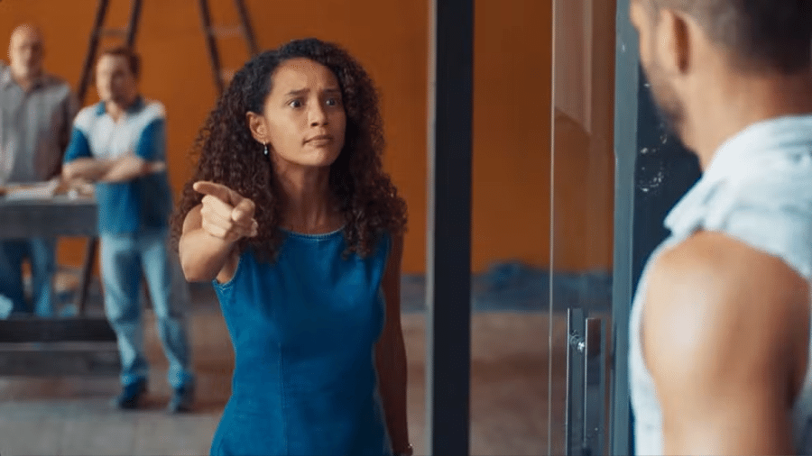 Raquel (Taís Araújo) briga com César (Cauã Reymond) em 'Vale Tudo' Raquel (Taís Araújo) briga com César (Cauã Reymond) em 'Vale Tudo'