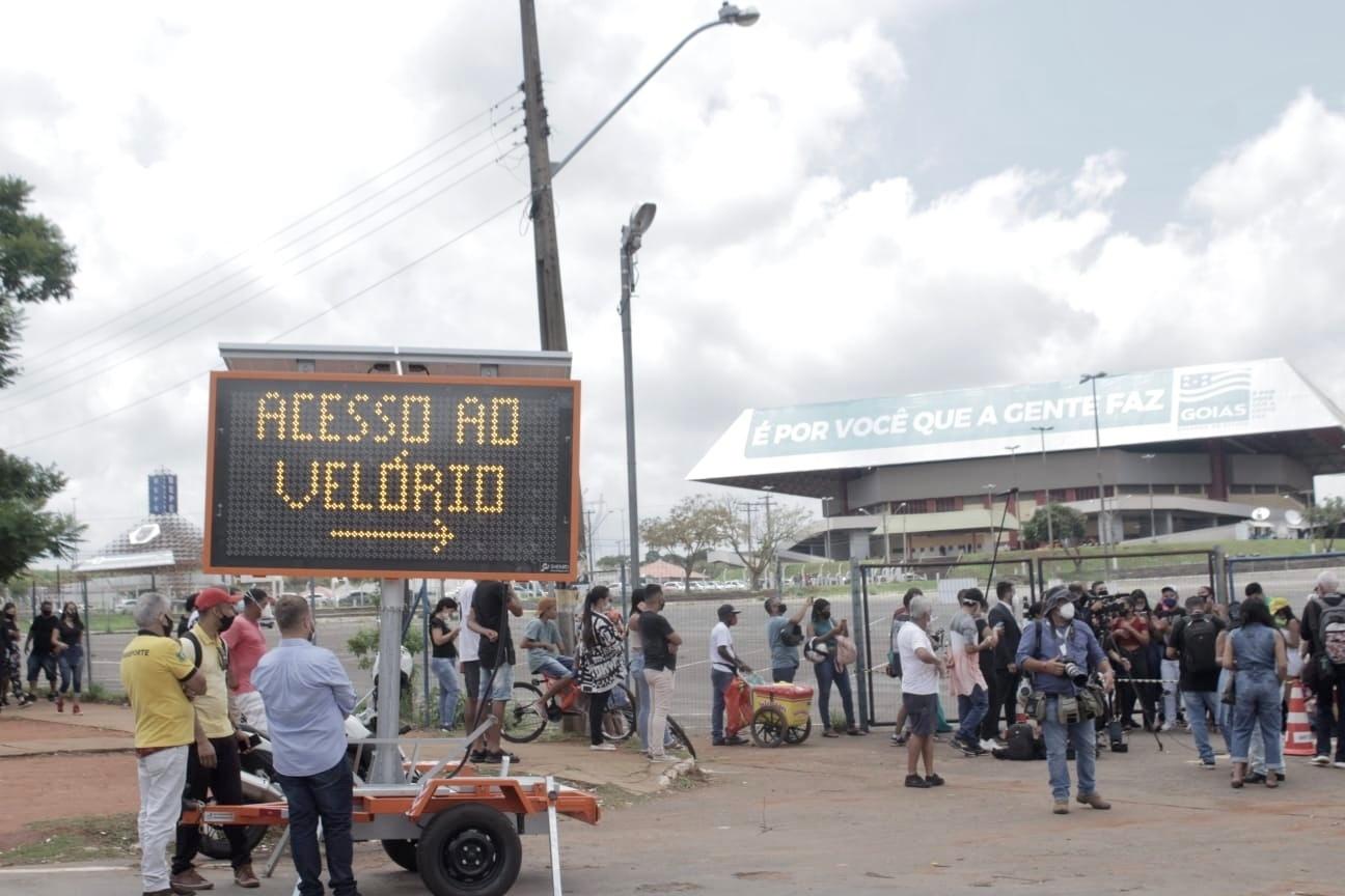 Sinalização indica local do velório de Marília Mendonça, que acontece no Goiânia Arena, ao lado do estádio Serra Dourada - J. Lee/ Brazil News