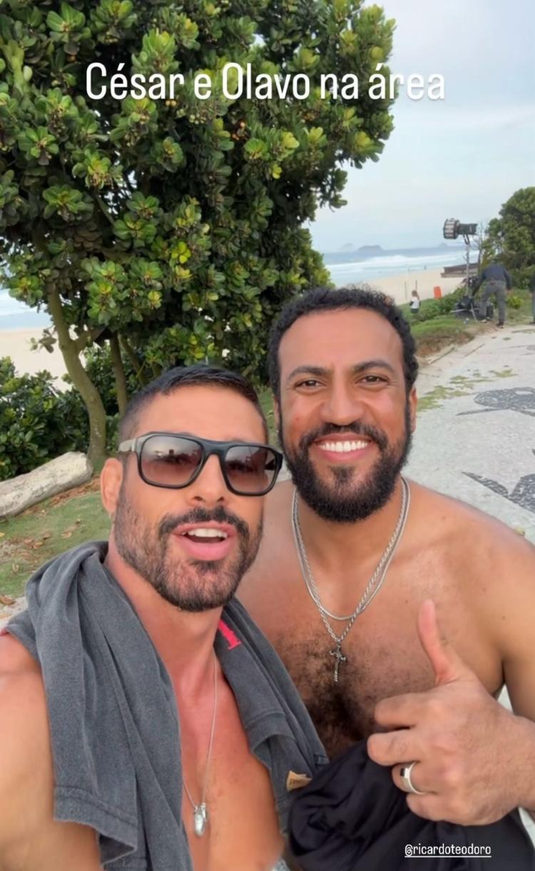 Cauã Reymond e Ricardo Teodoro nos bastidores de 'Vale Tudo' Cauã Reymond e Ricardo Teodoro nos bastidores de 'Vale Tudo'