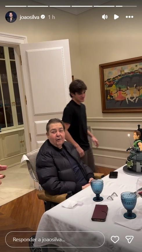 Fausto Silva participou da celebração ao aniversário de Rodrigo, seu filho caçula - undefined