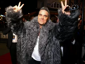 Robbie Williams encara traumas: 'Me envergonho de todas as coisas erradas'