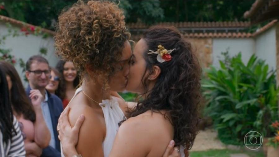 Vale Tudo: Cecília e Laís se beijam no último capítulo da novela