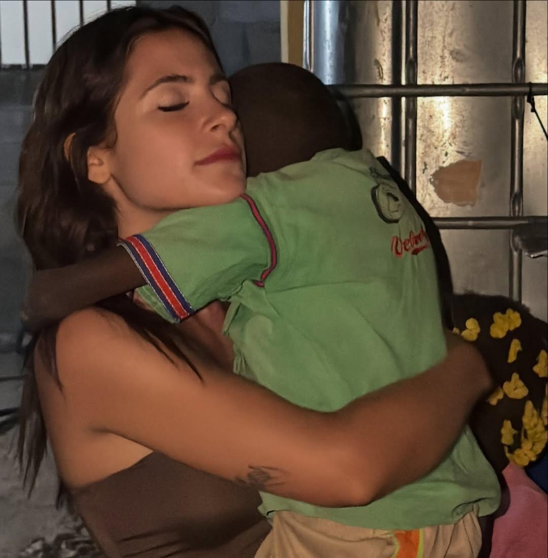 Nathalia Valente em missão do Zuzu For África - undefined