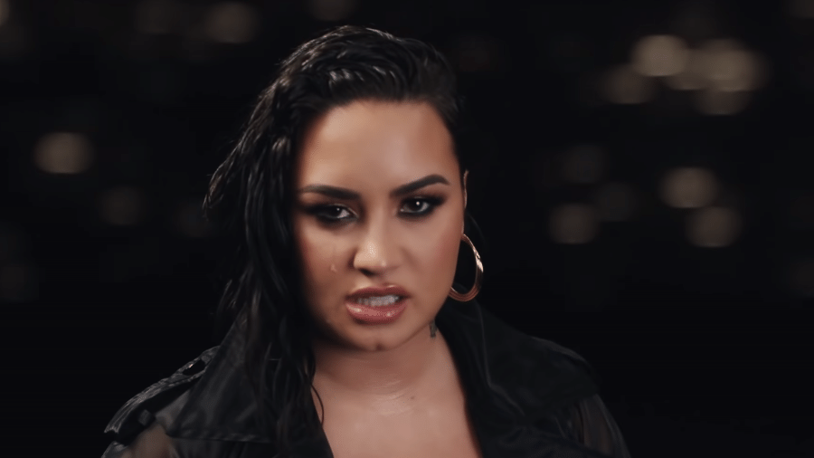 Demi Lovato no clipe de "Commander In Chief" - Reprodução / Youtube