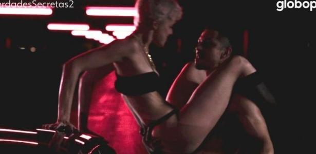 De mulher baixinha gordinha fazendo sexo filme pornô