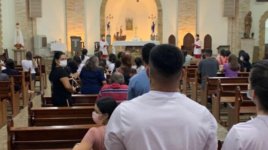 Mulher de Maurílio compartilhou imagens da missa de 7º dia do cantor - Reprodução/Instagram