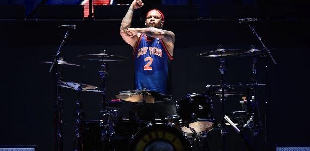 Baterista do Guns N' Roses deixa banda após 19 anos