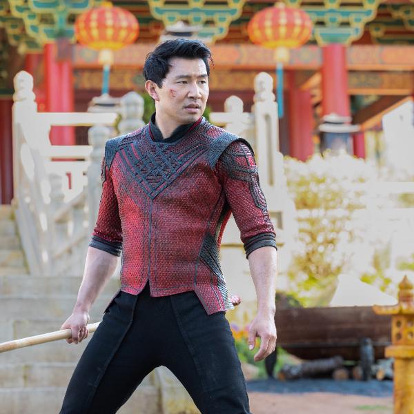 Simu Liu em "Shang-Chi e a Lenda dos Dez Anéis"