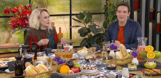 Ana Maria Braga reclama de receita e dá bronca ao vivo na TV
