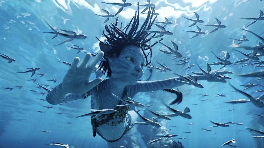 A pequena Tuk descobre o oceano em "Avatar - O Caminho da Água" - Divulgação