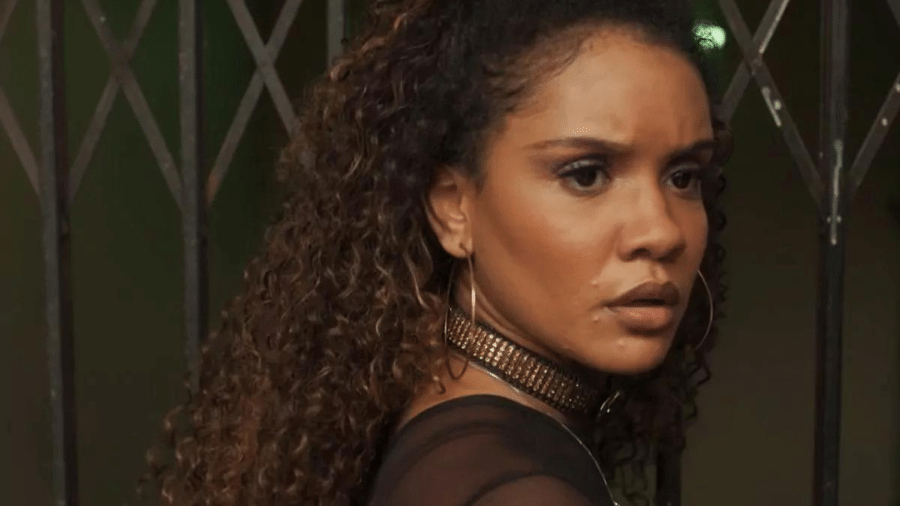 Soraya (Heslaine Vieira) em "Fuzuê" - Reprodução/Globo