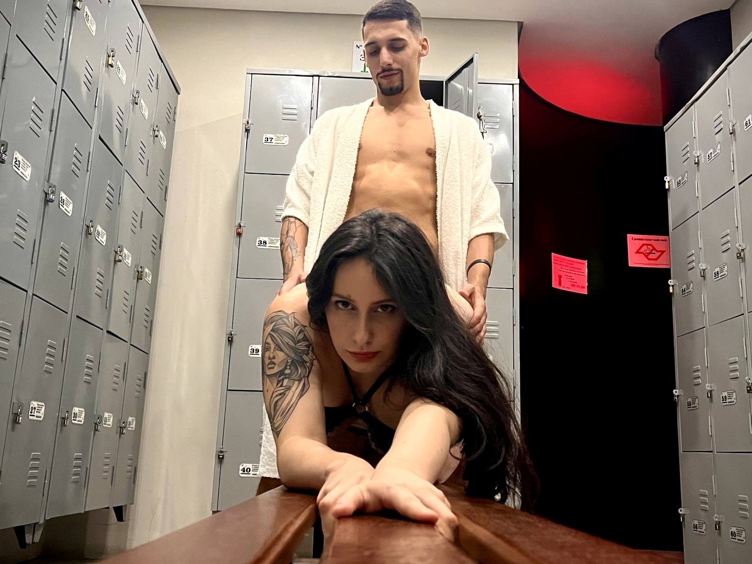 Roupão, vapor e sexo: casais pulam cerca em saunas vespertinas em SP