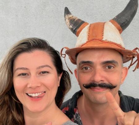 Vagner Macedo e Bela Mantovani vivem uma relação liberal Vagner Macedo e Bela Mantovani vivem uma relação liberal