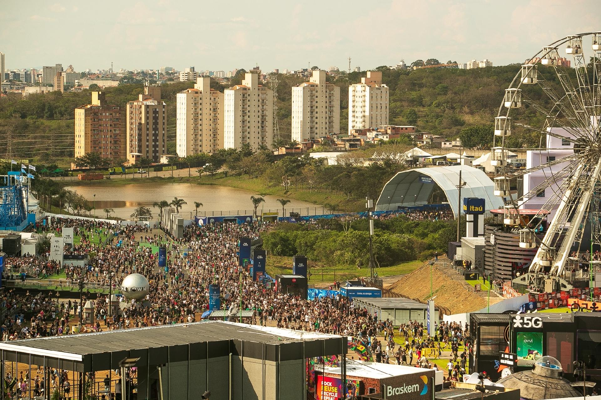 Público lota o Autódromo de Interlagos para o The Town - Paulo Borgia/UOL