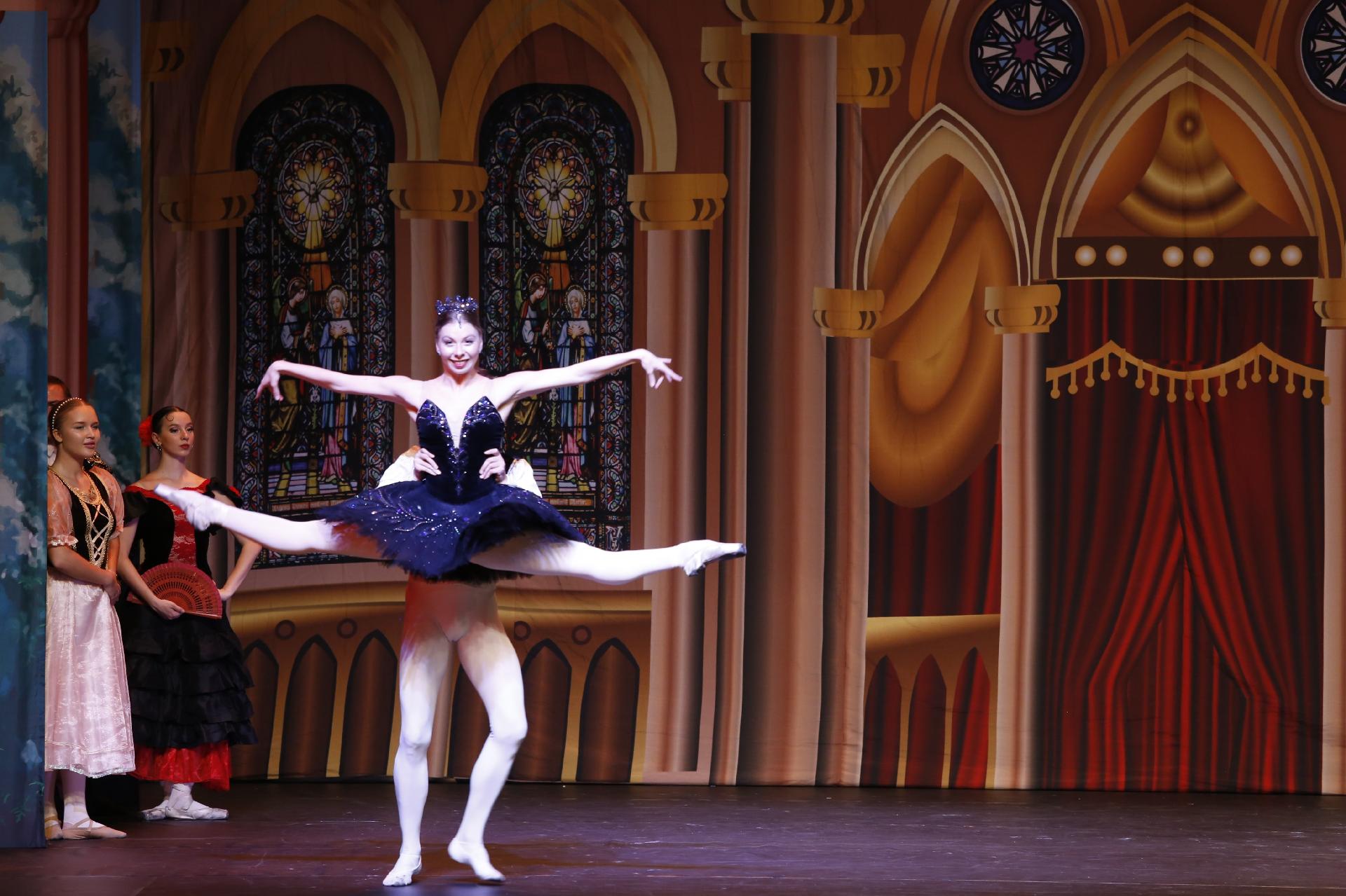 Ballet Clássico de São Petersburgo "O Lago dos Cisnes" - undefined