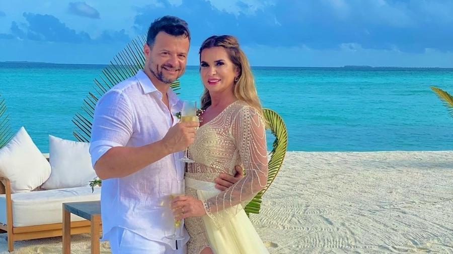 Viviane Tube e Enrico Degan se casaram nas ilhas Maldivas - Reprodução/Instagram