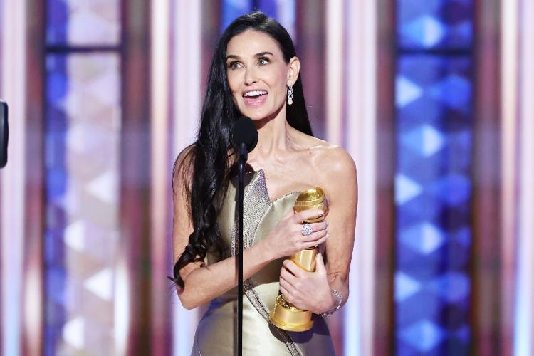 Demi Moore fez discurso emocionante após vencer na categoria de Melhor Atriz em Filme de Comédia ou Musical