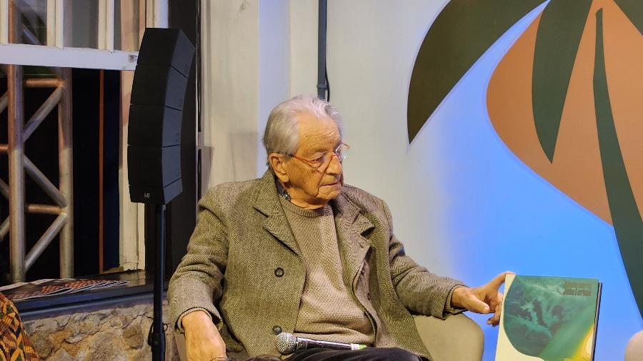 Fernando Gabeira participou da mesa 'Costa do Brasil: Belezas e Desafios' Fernando Gabeira participou da mesa 'Costa do Brasil: Belezas e Desafios'
