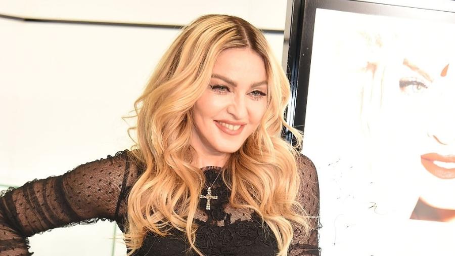 Madonna surpreende internautas com posts aleatórios