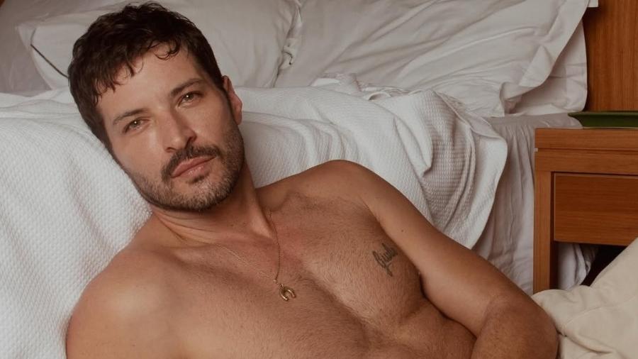 Leandro Lima em ensaio sem camisa Leandro Lima em ensaio sem camisa