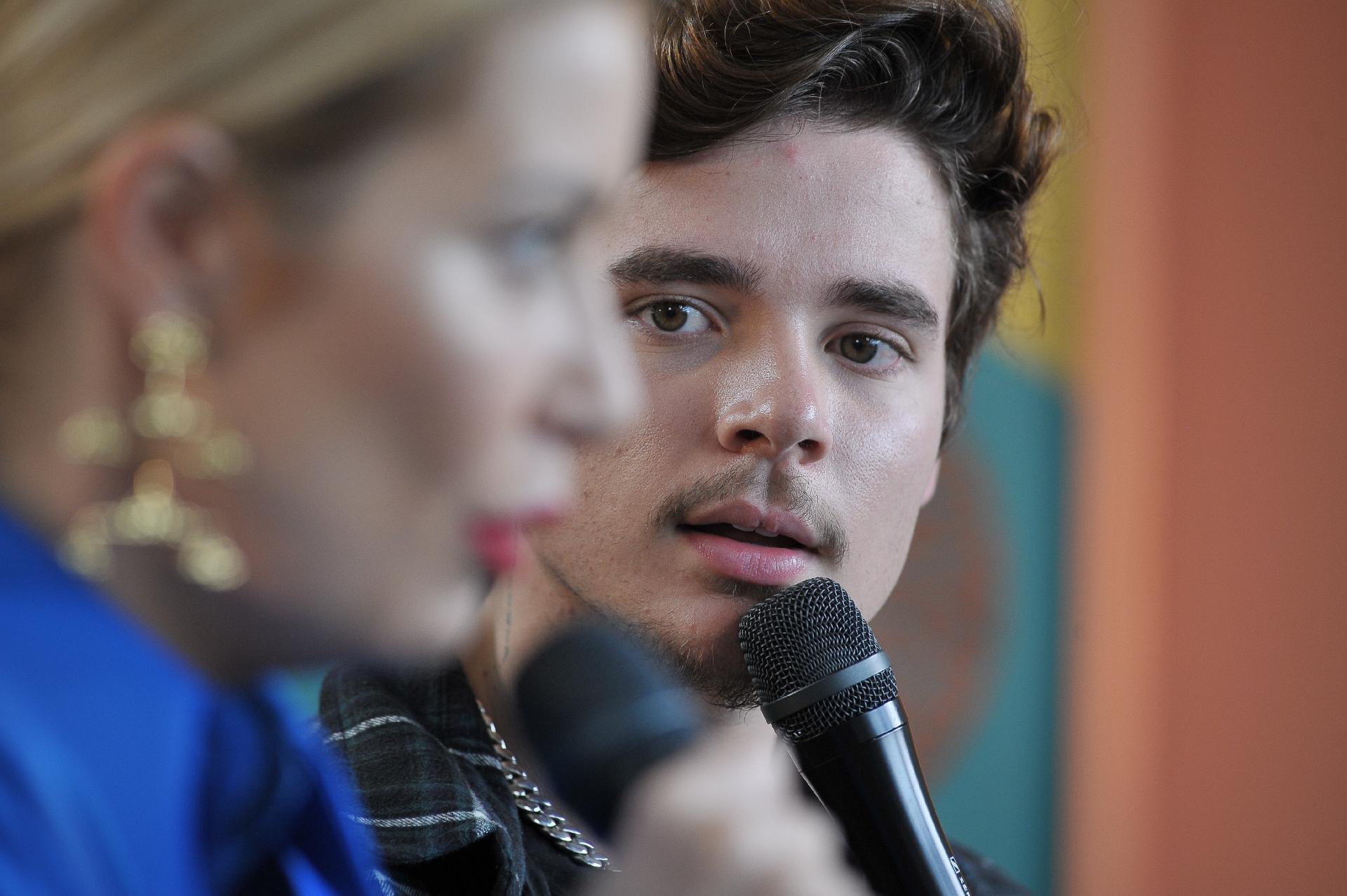 Luiza Possi recebe João Figueiredo na terceira temporada do 'Sai da Caixa' - Reinaldo Canato/UOL