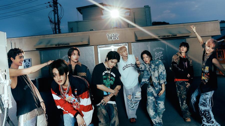 NCT 127 em foto promocional de 'Walk'