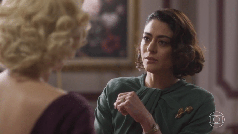 Zélia (Letícia Colin) e Clarice (Carol Castro) em 'Garota do Momento' Zélia (Letícia Colin) e Clarice (Carol Castro) em 'Garota do Momento'
