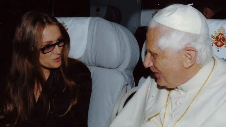 Ilze acompanhou também o conclave que elegeu Bento XVI e também sua renúncia Ilze acompanhou também o conclave que elegeu Bento XVI e também sua renúncia