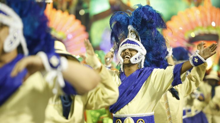 Ala da Mancha Verde na primeira noite de carnaval no sambódromo do Anhembi