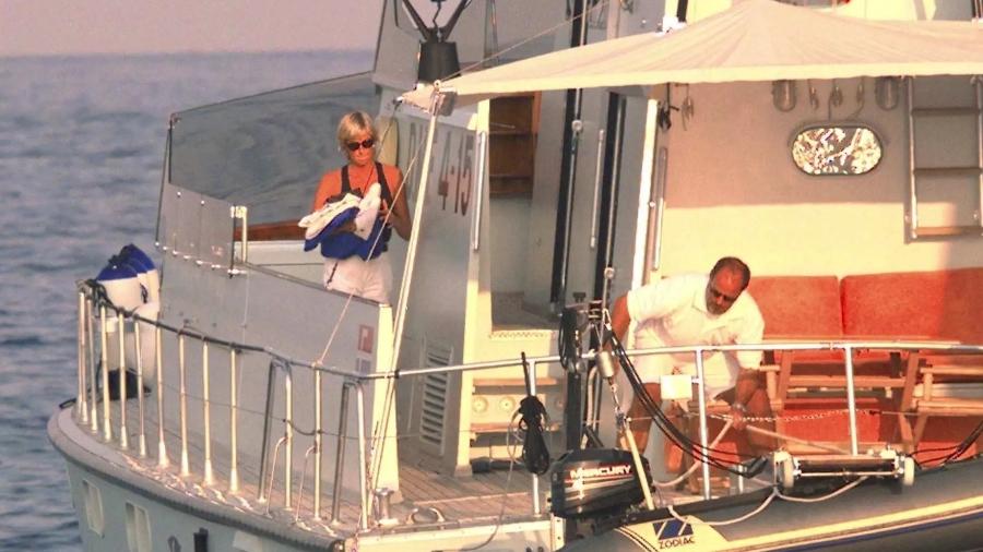A princesa Diana com Dodi a bordo do iate Cujo, no verão de 1997 - WireImage