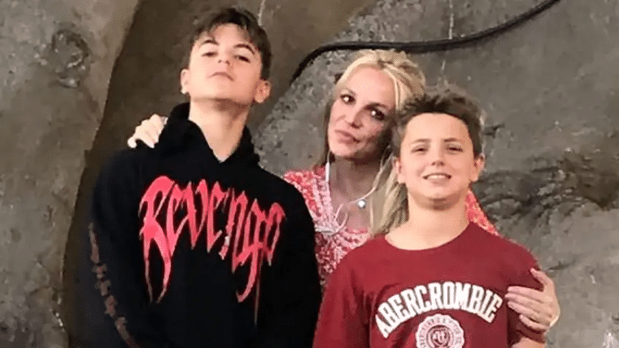 Britney Spears e os filhos Sean, 17, e Jayden, 16 - Reprodução