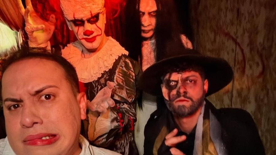 Repórter mostrava atração de Halloween