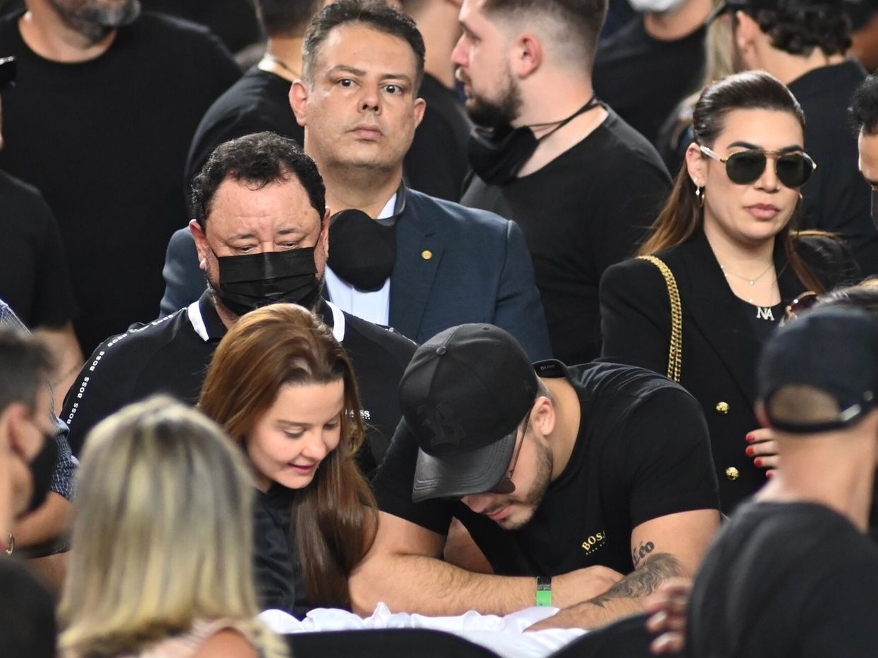 Fiscais de luto atacam amigos de Marília Mendonça. Dor não segue manual