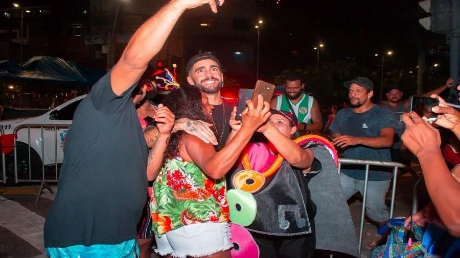 Pedro Scooby foi tema de desfile da União do Parque Curicica - Divulgação/@gcorreiafotografia