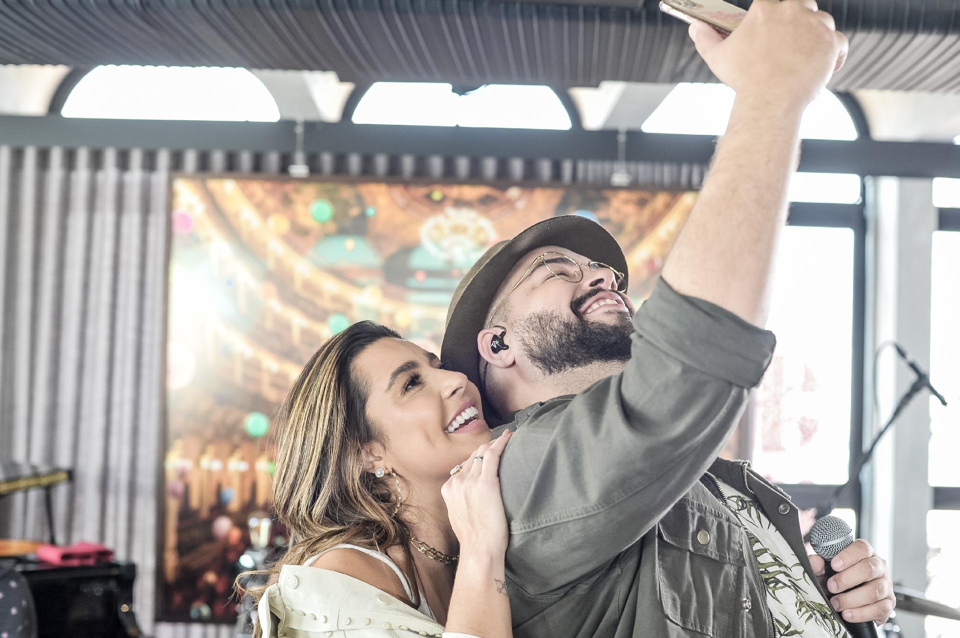 Sai da Caixa: O que rolou nos bastidores da participação de Lauana Prado, com Tiago Abravanel - Reinaldo Canato/UOL