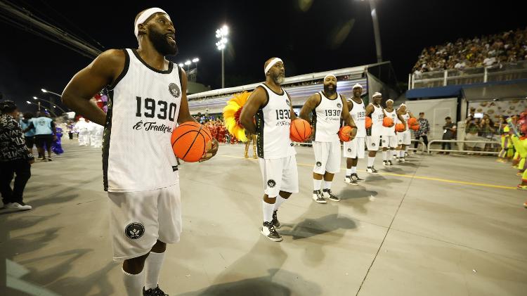 Ala representa o basquete de rua no desfile da Vai-Vai