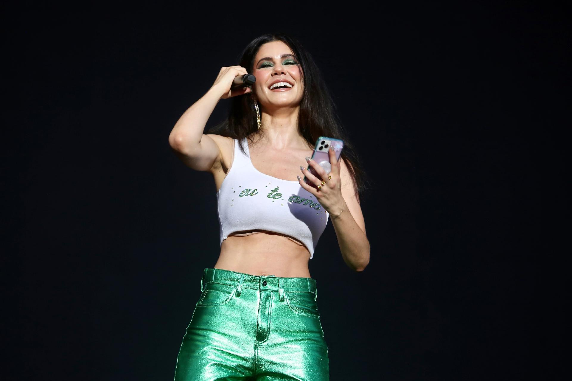 Marina se apresentou no Brasil após seis anos e usou uma camiseta escrita "eu te amo" - Iwi Onodera/Brazil News