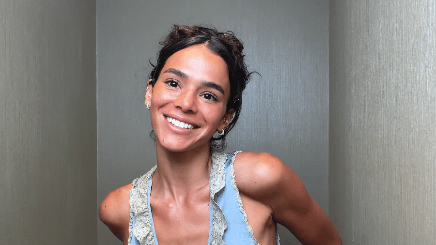 Bruna Marquezine contou os procedimentos estéticos que já fez