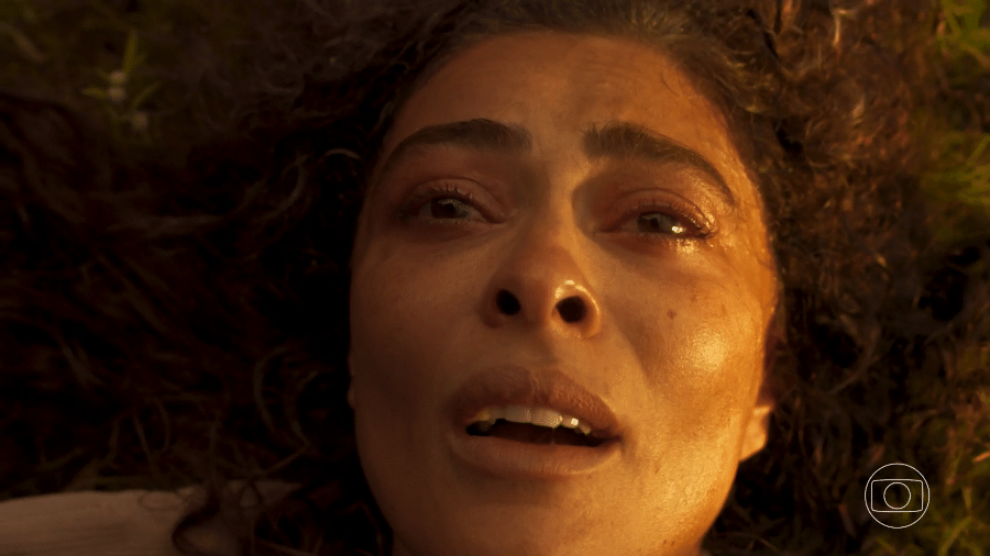 Maria Marruá (Juliana Paes) após onça ser atingida por um tiro em "Pantanal" - Reprodução/Globo