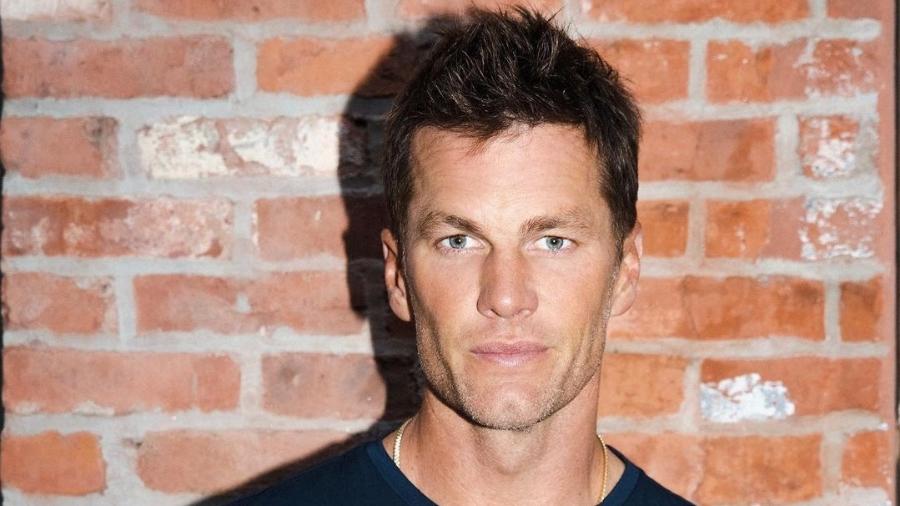 Tom Brady estava solteiro desde o fim do casamento com Gisele Bündchen, em outubro de 2022