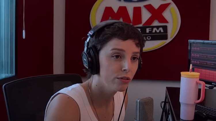 Locutora Gisa ao vivo na Mix: rádio é só ou imagem?