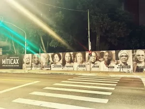 Mulheres da periferia são homenageadas com fotos em murais de São Paulo