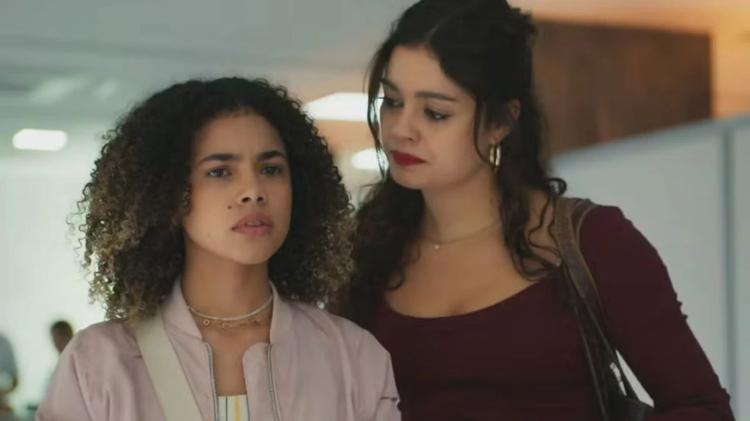 Alana Cabral e Sophie Charlotte são Joélly e Gerluce em 'Três Graças'