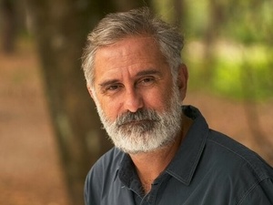 O diretor pernambucano Marcelo Gomes, que inspirou "Paloma" em uma notícia que leu sobre uma transexual que chocou uma cidade ao decidir se casar na igreja - Divulgação - Divulgação